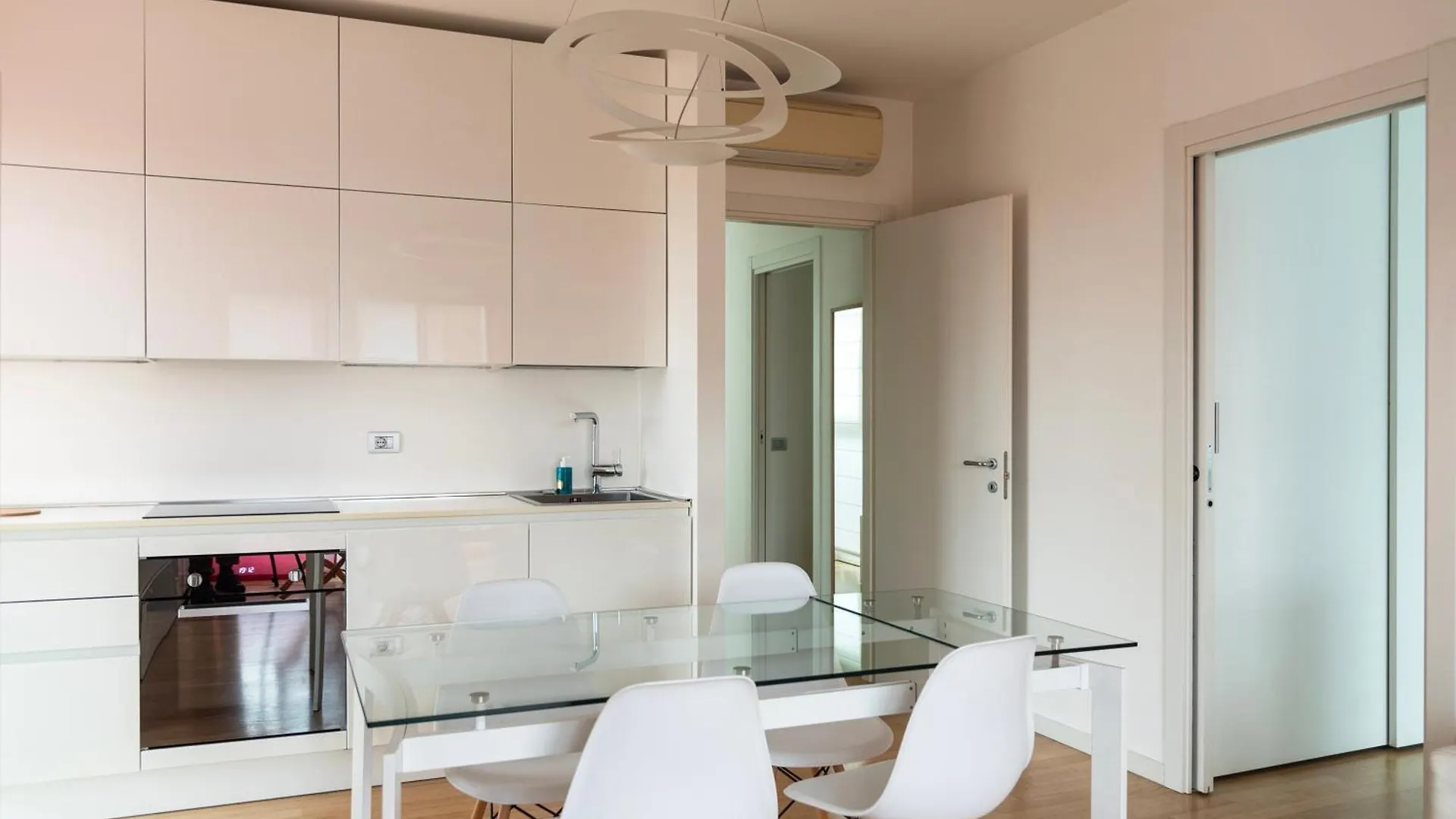 Youhosty - Savona 122 Milan